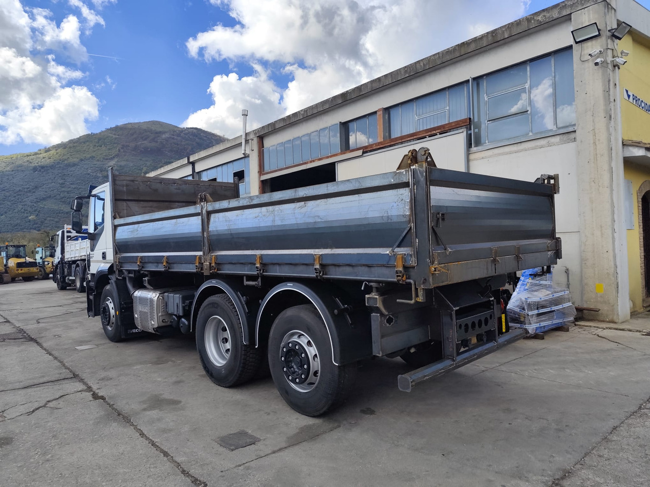 IVECO STRALIS AD 260S31 XP - Самосвал: фото 4 IVECO STRALIS AD 260S31 XP - Самосвал: фото 4