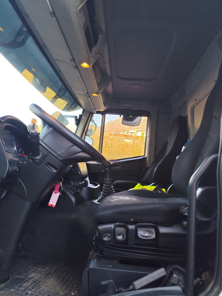 IVECO STRALIS AD 260S31 XP - Грузовик-шасси: фото 4 IVECO STRALIS AD 260S31 XP - Грузовик-шасси: фото 4