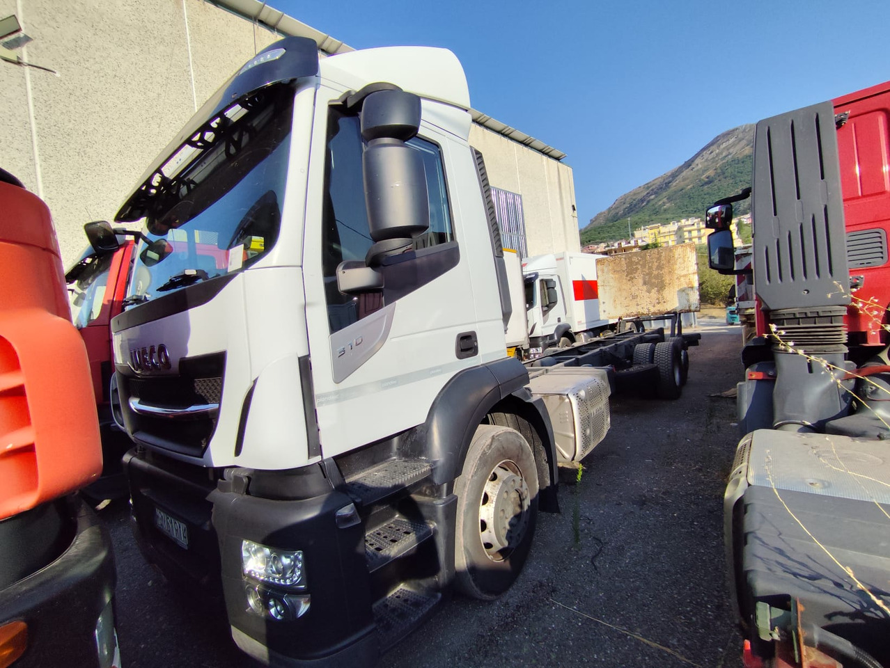 IVECO STRALIS AD 260S31 XP - Грузовик с закрытым кузовом: фото 3 IVECO STRALIS AD 260S31 XP - Грузовик с закрытым кузовом: фото 3