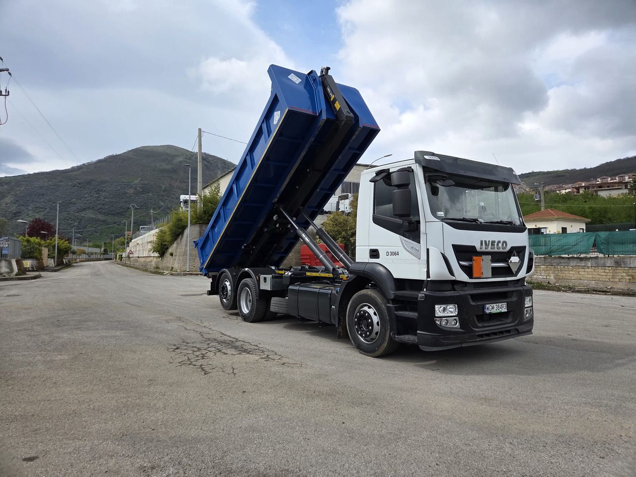 IVECO STRALIS AD 260S31 XP - Крюковой мультилифт: фото 1 IVECO STRALIS AD 260S31 XP - Крюковой мультилифт: фото 1
