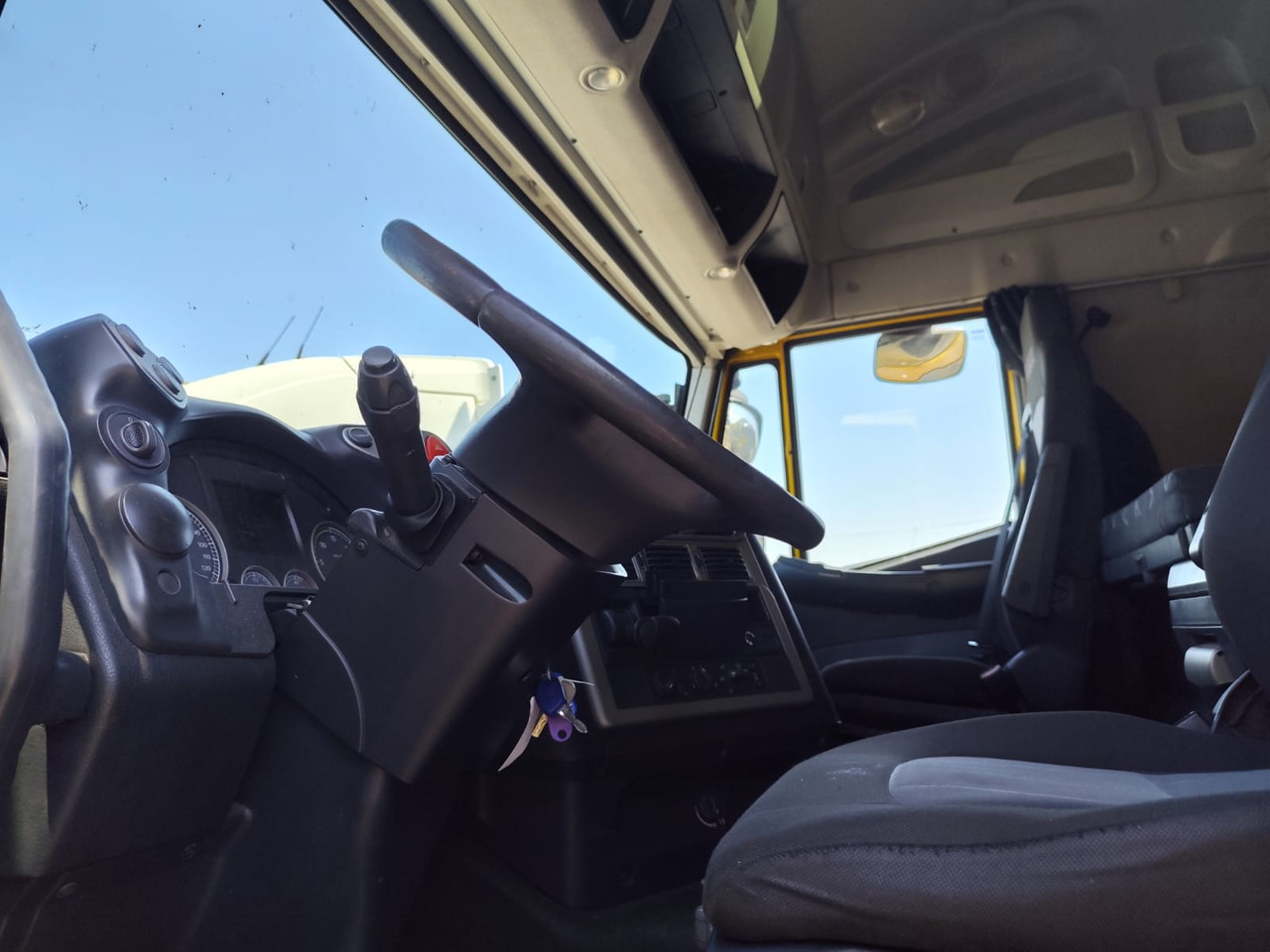 IVECO STRALIS CUBE AD260S42 - Грузовик-контейнеровоз/ Сменный кузов: фото 3 IVECO STRALIS CUBE AD260S42 - Грузовик-контейнеровоз/ Сменный кузов: фото 3
