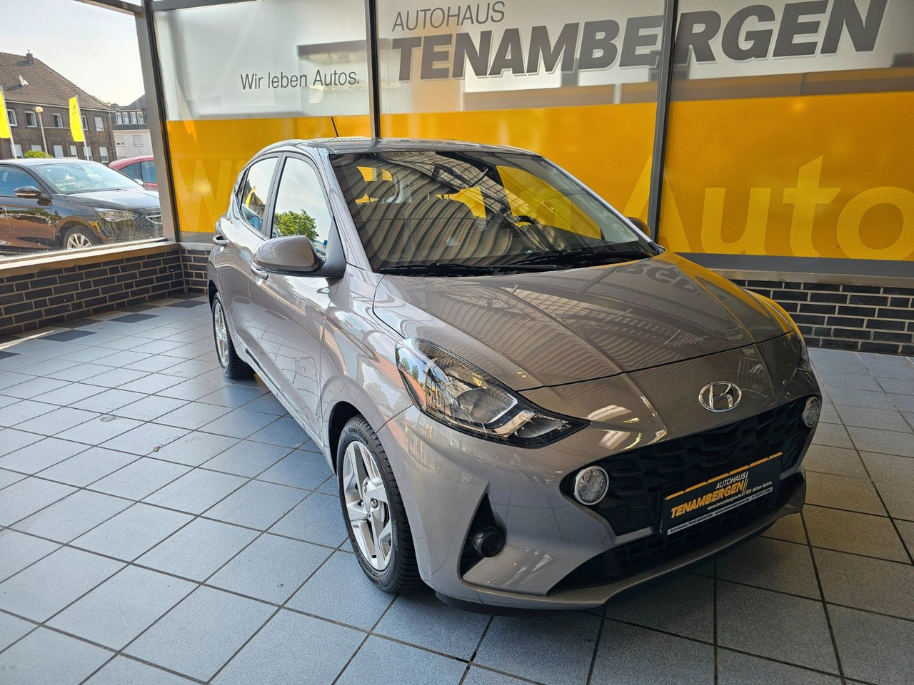 Hyundai i10 Trend AUTOMATIK SHZ PDC LenkrHzg DAB Spurhal - Легковой автомобиль: фото 2 Hyundai i10 Trend AUTOMATIK SHZ PDC LenkrHzg DAB Spurhal - Легковой автомобиль: фото 2