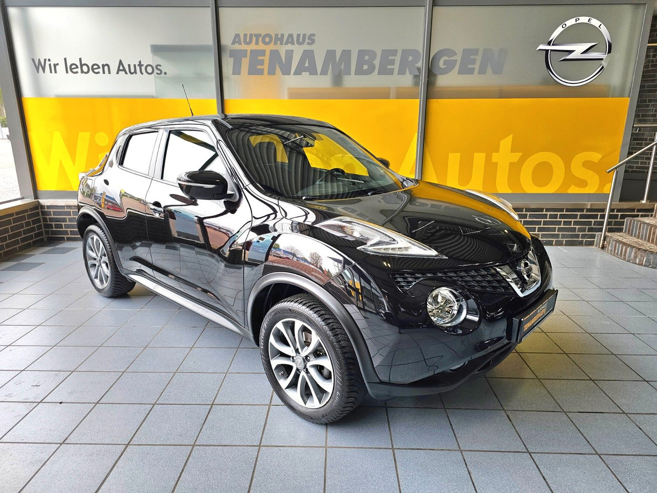 Nissan Juke 1.2 DIG-T 360 / Navi / Ganzjahresreifen - Внедорожник: фото 1 Nissan Juke 1.2 DIG-T 360 / Navi / Ganzjahresreifen - Внедорожник: фото 1