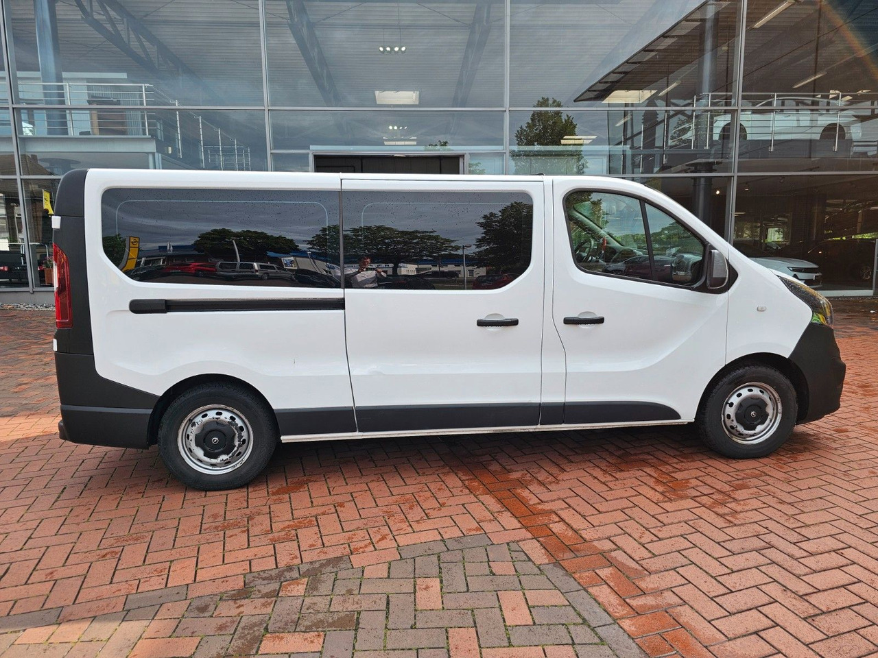 Opel Vivaro B Combi Bus L2H1 2,9t AHK - Пассажирский фургон: фото 5 Opel Vivaro B Combi Bus L2H1 2,9t AHK - Пассажирский фургон: фото 5