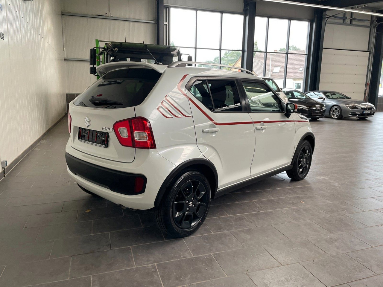 Suzuki Ignis 1,2 Intro Edtion+ - Легковой автомобиль: фото 3 Suzuki Ignis 1,2 Intro Edtion+ - Легковой автомобиль: фото 3