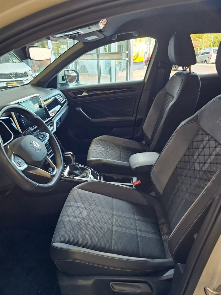 Volkswagen T-Roc R-Line eHeckklappe SHZ LED - Внедорожник: фото 5 Volkswagen T-Roc R-Line eHeckklappe SHZ LED - Внедорожник: фото 5