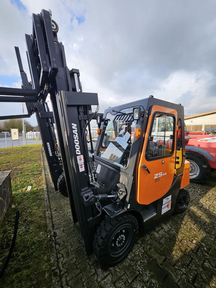 Doosan G25GP - Газовый погрузчик: фото 1 Doosan G25GP - Газовый погрузчик: фото 1