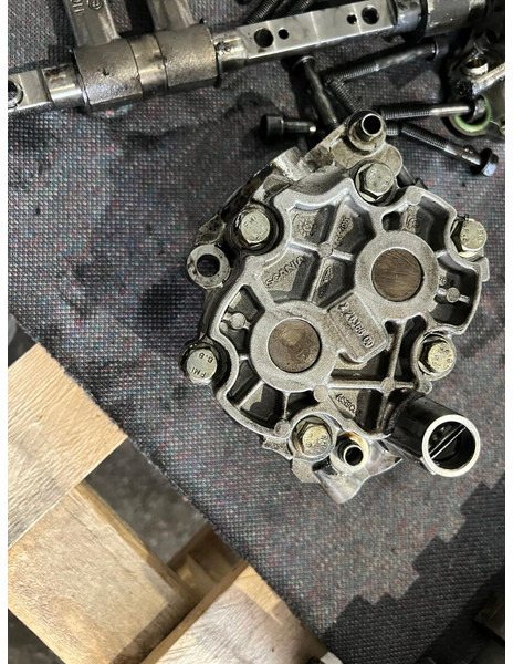 Scania 2092332 - Масляный насос: фото 2 Scania 2092332 - Масляный насос: фото 2