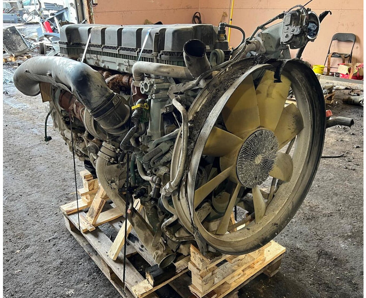 Volvo D11K450 K1 - Двигатель: фото 1 Volvo D11K450 K1 - Двигатель: фото 1