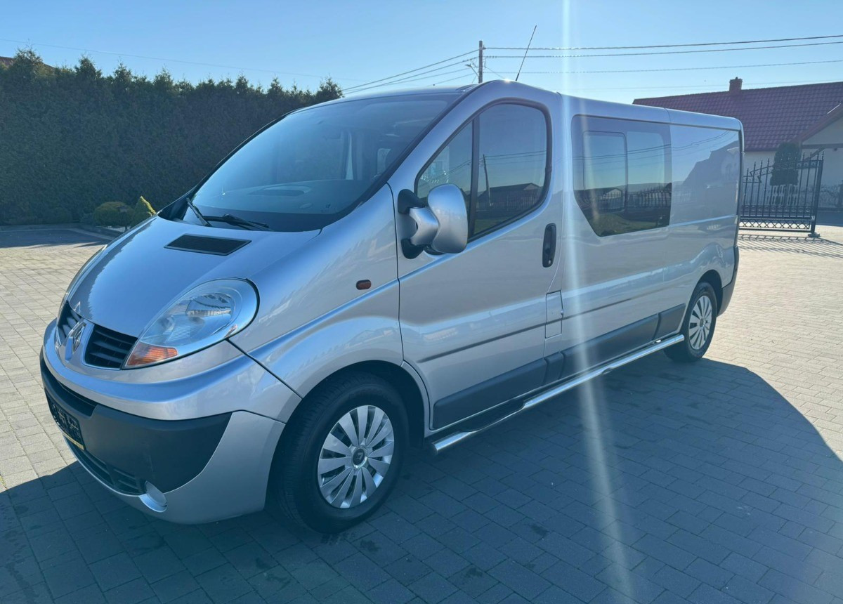 Renault Trafic 2.5 150ps 5- osobowy Doka Stan B. Dobry - Другая техника: фото 1 Renault Trafic 2.5 150ps 5- osobowy Doka Stan B. Dobry - Другая техника: фото 1