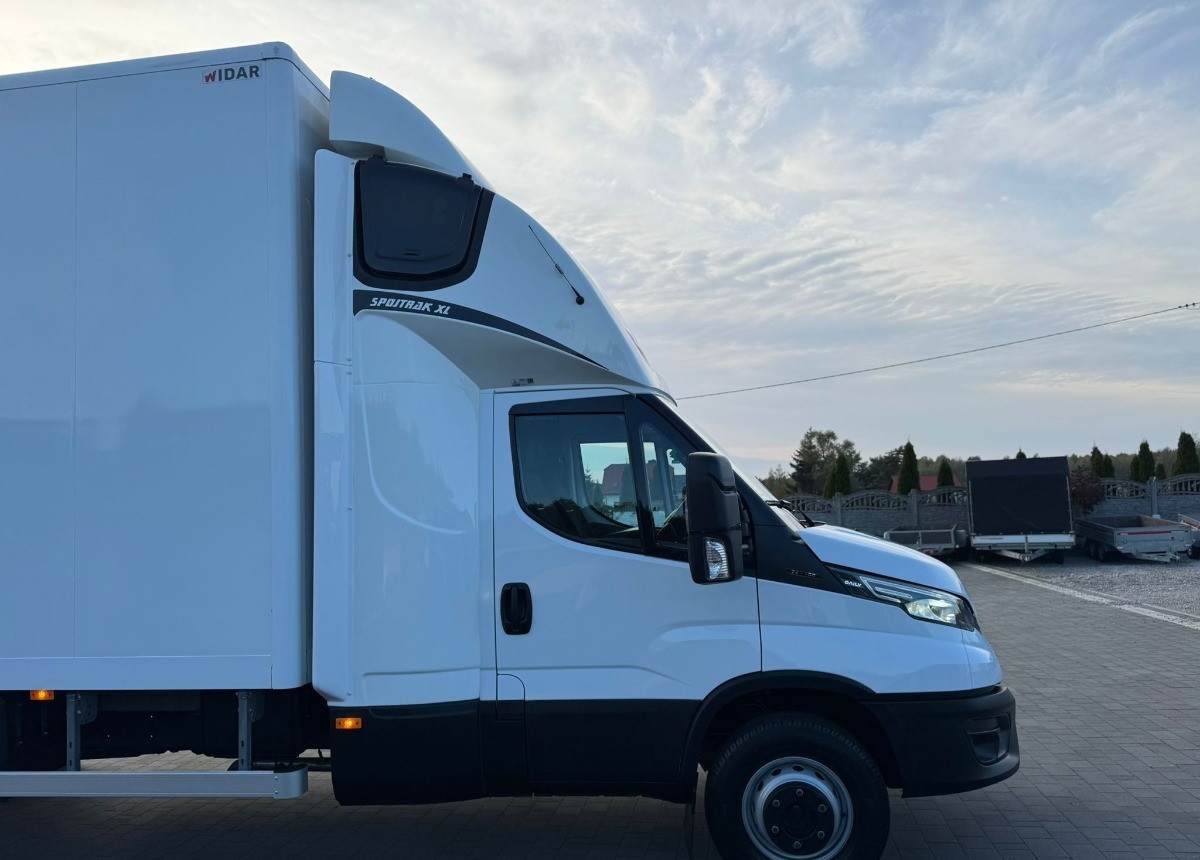 Iveco 72/18 Kontener-Winda 2x Kabina Sypialna IVECO 72C18 Winda Kontener XL Jak Nowe - Малотоннажный фургон: фото 4 Iveco 72/18 Kontener-Winda 2x Kabina Sypialna IVECO 72C18 Winda Kontener XL Jak Nowe - Малотоннажный фургон: фото 4
