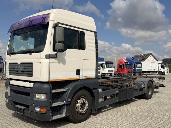 MAN TGA 18.400 Euro 5 BDF - Крюковой мультилифт: фото 2 MAN TGA 18.400 Euro 5 BDF - Крюковой мультилифт: фото 2