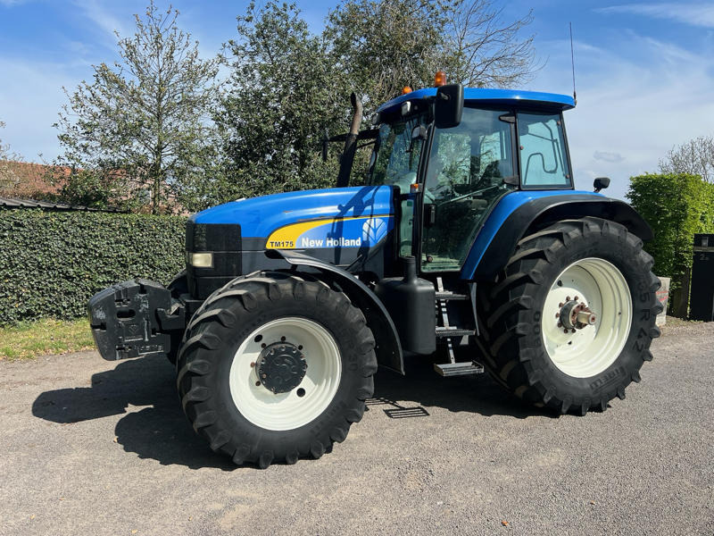 New Holland TM175 - Строительная техника: фото 1 New Holland TM175 - Строительная техника: фото 1