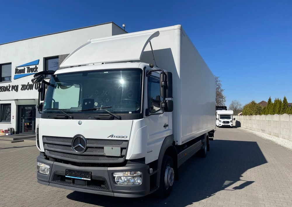 Mercedes-Benz ATEGO 1223 - Грузовик с закрытым кузовом: фото 1 Mercedes-Benz ATEGO 1223 - Грузовик с закрытым кузовом: фото 1