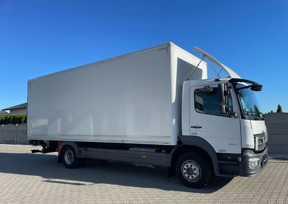 Mercedes-Benz ATEGO 1224 - Грузовик с закрытым кузовом: фото 4 Mercedes-Benz ATEGO 1224 - Грузовик с закрытым кузовом: фото 4