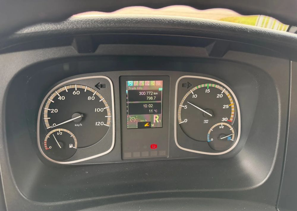 Грузовик с закрытым кузовом Mercedes-Benz ATEGO 1318 IZOTERMA 20 PALET!: фото 15 Грузовик с закрытым кузовом Mercedes-Benz ATEGO 1318 IZOTERMA 20 PALET!: фото 15