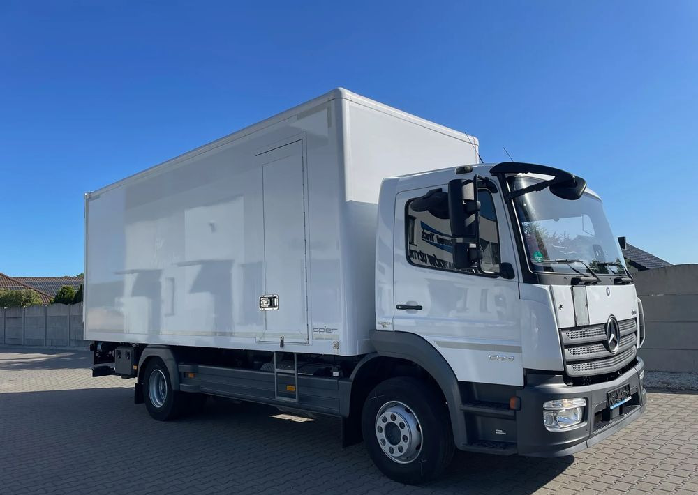 Mercedes-Benz ATEGO 1324, 15 EUROPALET, ŁADOWNOŚĆ 7,5 T - Грузовик с закрытым кузовом: фото 5 Mercedes-Benz ATEGO 1324, 15 EUROPALET, ŁADOWNOŚĆ 7,5 T - Грузовик с закрытым кузовом: фото 5