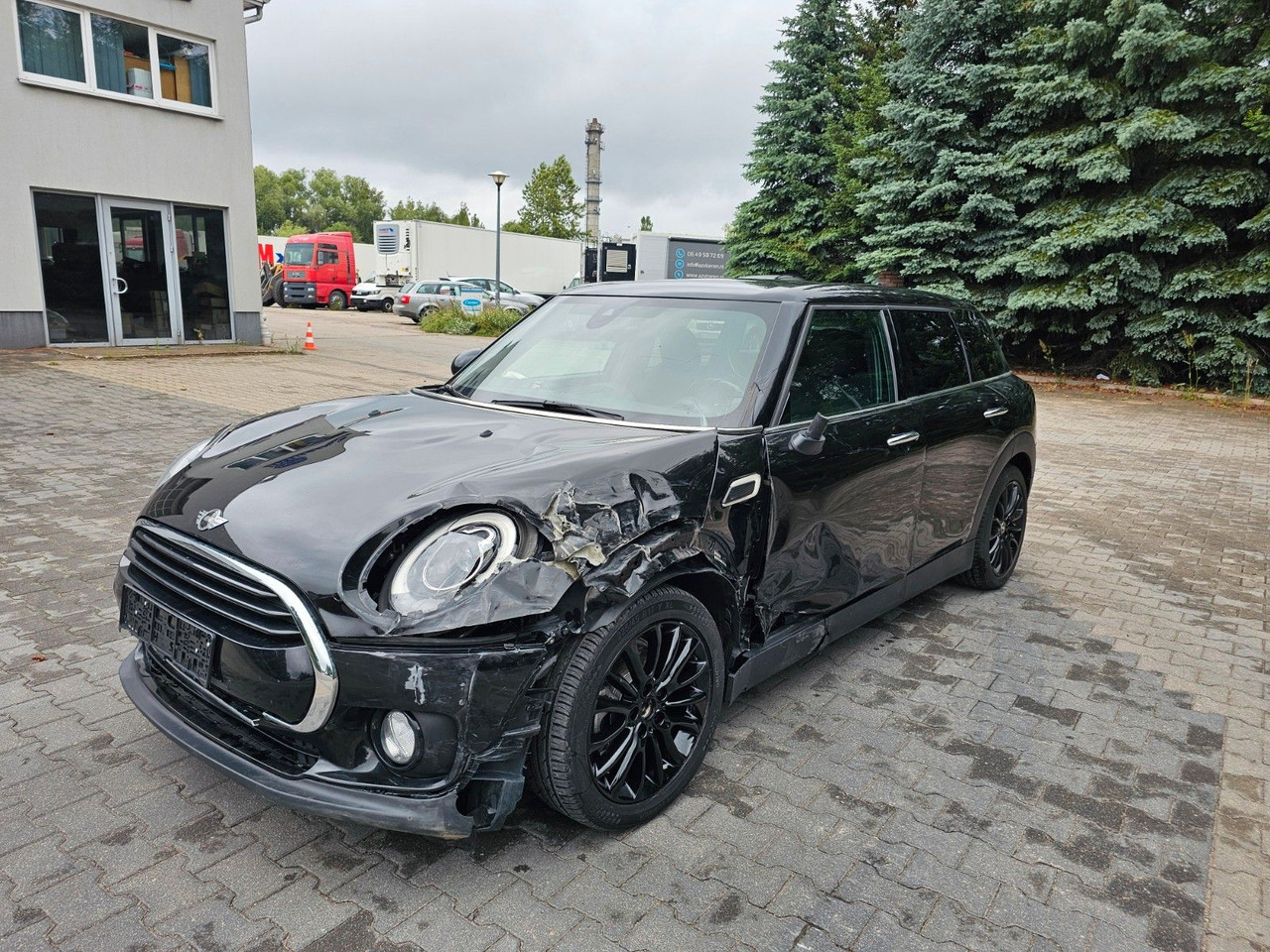 MINI Cooper D Clubman Automatik Harman/Kardon - Универсал: фото 1 MINI Cooper D Clubman Automatik Harman/Kardon - Универсал: фото 1