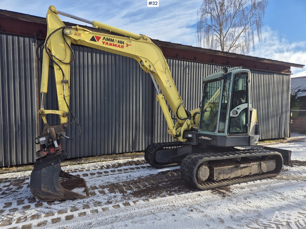 Yanmar SV100 - Гусеничный экскаватор: фото 1 Yanmar SV100 - Гусеничный экскаватор: фото 1