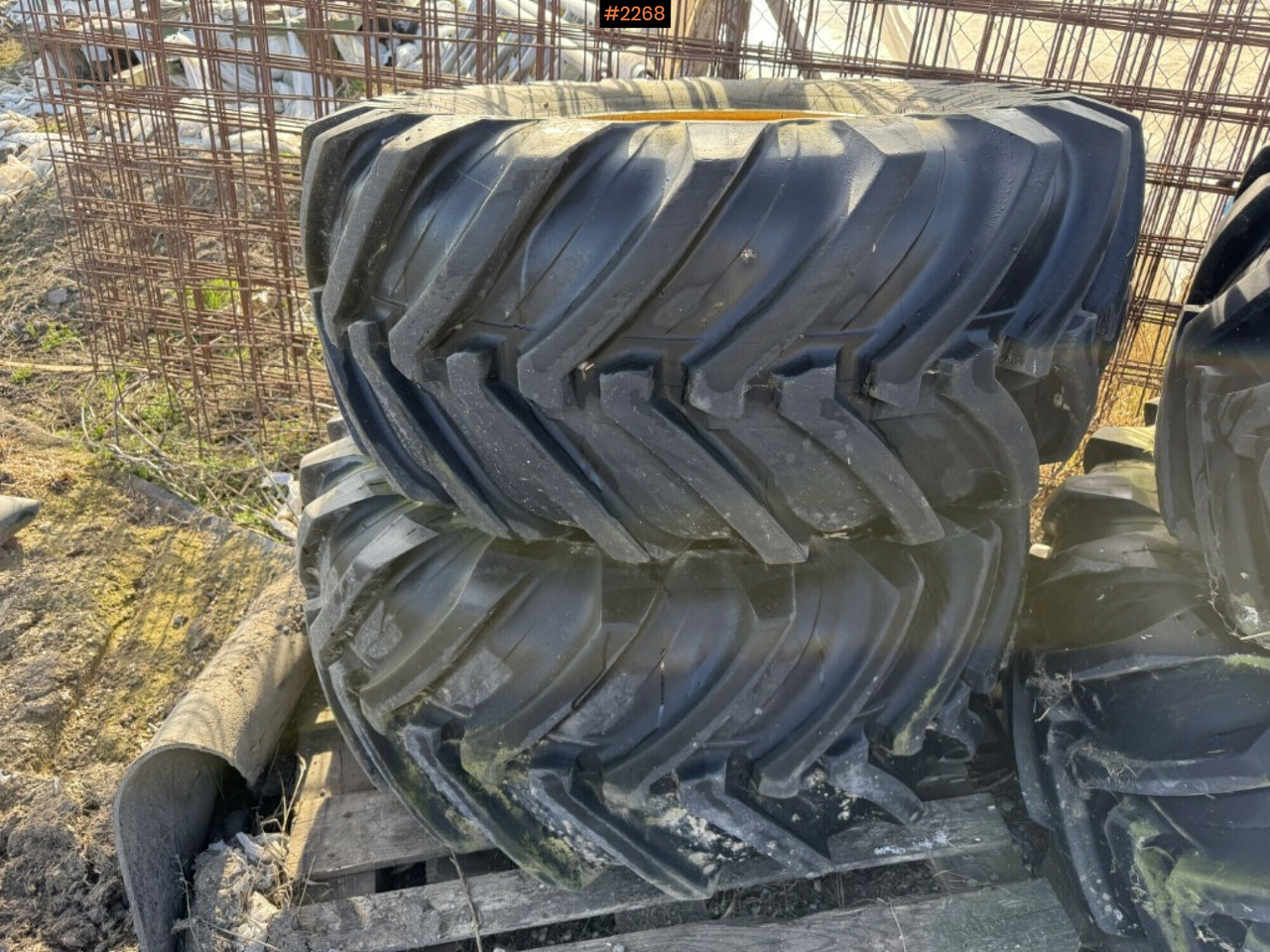 Michelin twin tires on rim 540/70 R24 - Колесо: фото 4 Michelin twin tires on rim 540/70 R24 - Колесо: фото 4
