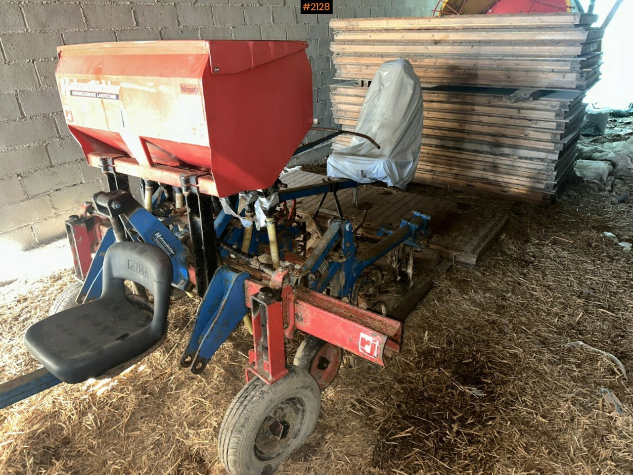 Row crop cleaner Hatzenbichler with fertilizer - Техника для обработки почвы: фото 1 Row crop cleaner Hatzenbichler with fertilizer - Техника для обработки почвы: фото 1