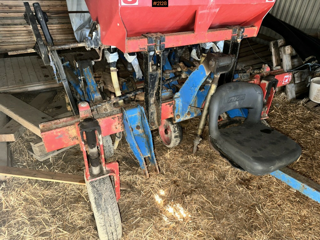 Row crop cleaner Hatzenbichler with fertilizer - Техника для обработки почвы: фото 4 Row crop cleaner Hatzenbichler with fertilizer - Техника для обработки почвы: фото 4