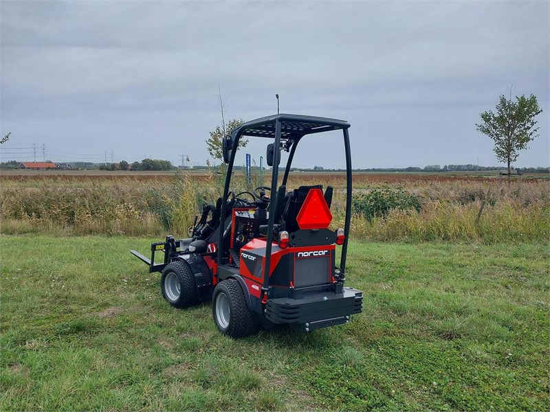 NORCAR a6226 automotive - Гусеничный мини-погрузчик: фото 2 NORCAR a6226 automotive - Гусеничный мини-погрузчик: фото 2