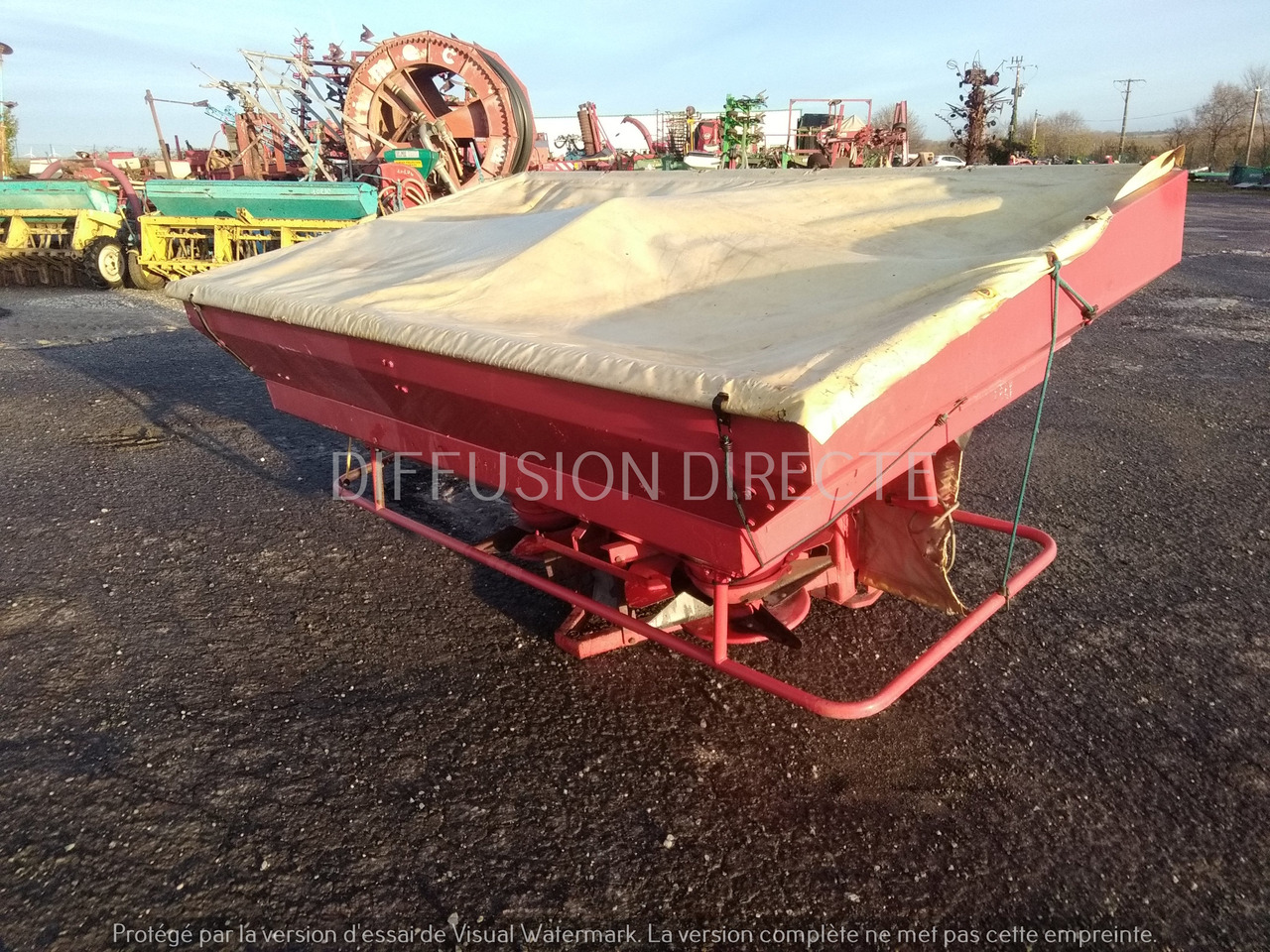 LELY DISTRIBUTEUR D'ENGRAIS CENTERMATIC PESEE - Разбрасыватель удобрений: фото 3 LELY DISTRIBUTEUR D'ENGRAIS CENTERMATIC PESEE - Разбрасыватель удобрений: фото 3