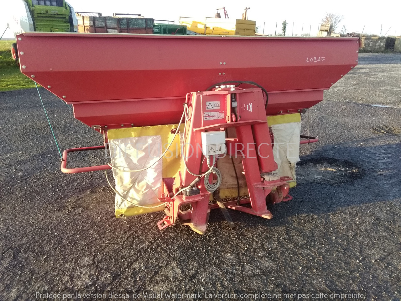 LELY DISTRIBUTEUR D'ENGRAIS CENTERMATIC PESEE - Разбрасыватель удобрений: фото 2 LELY DISTRIBUTEUR D'ENGRAIS CENTERMATIC PESEE - Разбрасыватель удобрений: фото 2