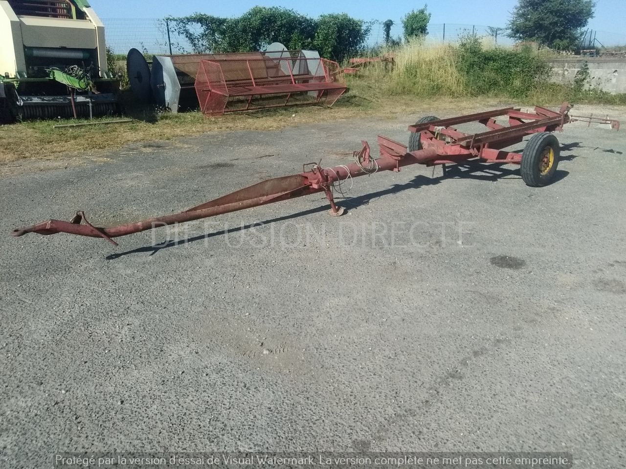 MASSEY FERGUSON CHARIOT DE COUPE 450 - Тележка для жатки: фото 2 MASSEY FERGUSON CHARIOT DE COUPE 450 - Тележка для жатки: фото 2