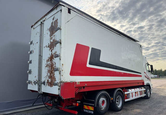 VolvoFH13 500 6x2 Ketjupurku + Rahtikaappi - Другая техника: фото 4 VolvoFH13 500 6x2 Ketjupurku + Rahtikaappi - Другая техника: фото 4