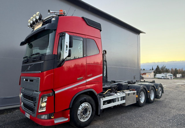 VolvoFH16 750 8X4 - Другая техника: фото 1 VolvoFH16 750 8X4 - Другая техника: фото 1