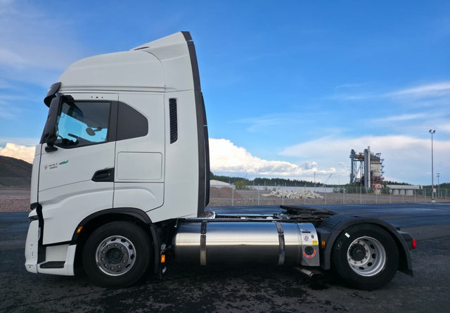 IvecoS-Way 460 4x2 LNG / LBG - Тягач: фото 2 IvecoS-Way 460 4x2 LNG / LBG - Тягач: фото 2