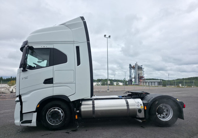 IvecoS-Way 460 4x2 LNG / LBG - Тягач: фото 2 IvecoS-Way 460 4x2 LNG / LBG - Тягач: фото 2