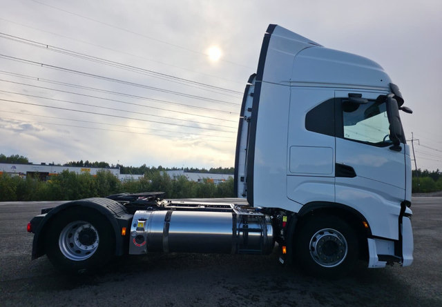 IvecoS-Way 460 4x2 LNG / LBG - Тягач: фото 5 IvecoS-Way 460 4x2 LNG / LBG - Тягач: фото 5