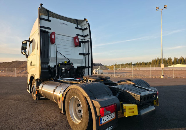 IvecoS-Way 460 4x2 LNG / LBG - Тягач: фото 3 IvecoS-Way 460 4x2 LNG / LBG - Тягач: фото 3