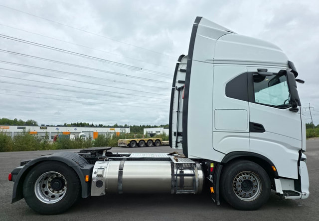 IvecoS-Way 460 4x2 LNG / LBG - Тягач: фото 5 IvecoS-Way 460 4x2 LNG / LBG - Тягач: фото 5