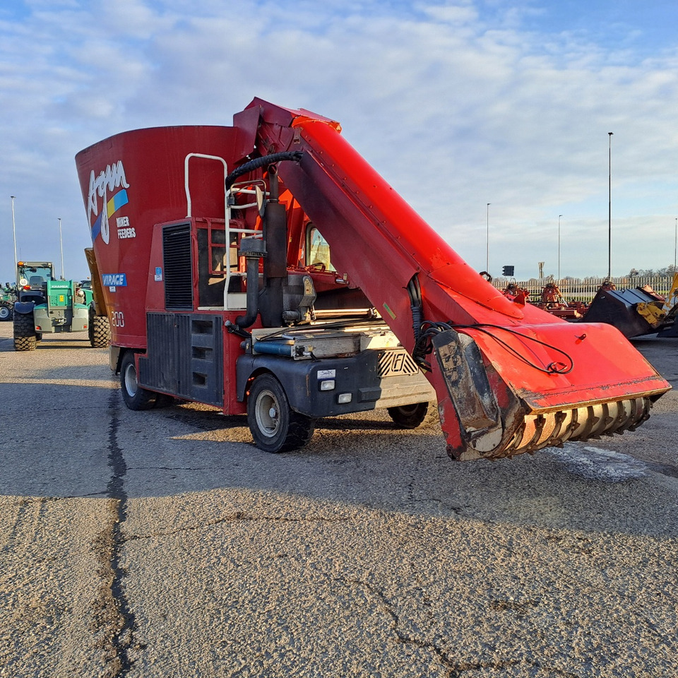 CARRO MISCELATORE SEMOVENTE AGM MIRAGE 200 - Кормораздатчик: фото 2 CARRO MISCELATORE SEMOVENTE AGM MIRAGE 200 - Кормораздатчик: фото 2