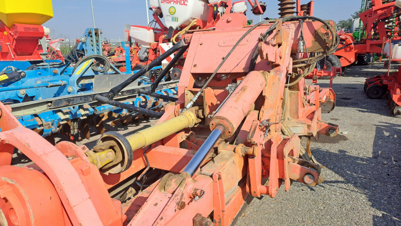 ERPICE ROTANTE MASCHIO AQUILA 6 METRI MOD 6000 * CR - Почвофреза: фото 2 ERPICE ROTANTE MASCHIO AQUILA 6 METRI MOD 6000 * CR - Почвофреза: фото 2