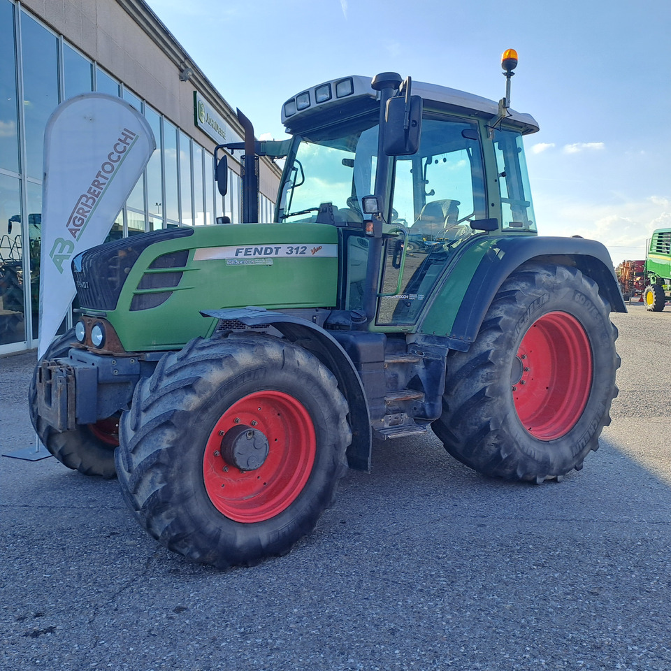 FENDT 312 VARIO - Трактор: фото 1 FENDT 312 VARIO - Трактор: фото 1