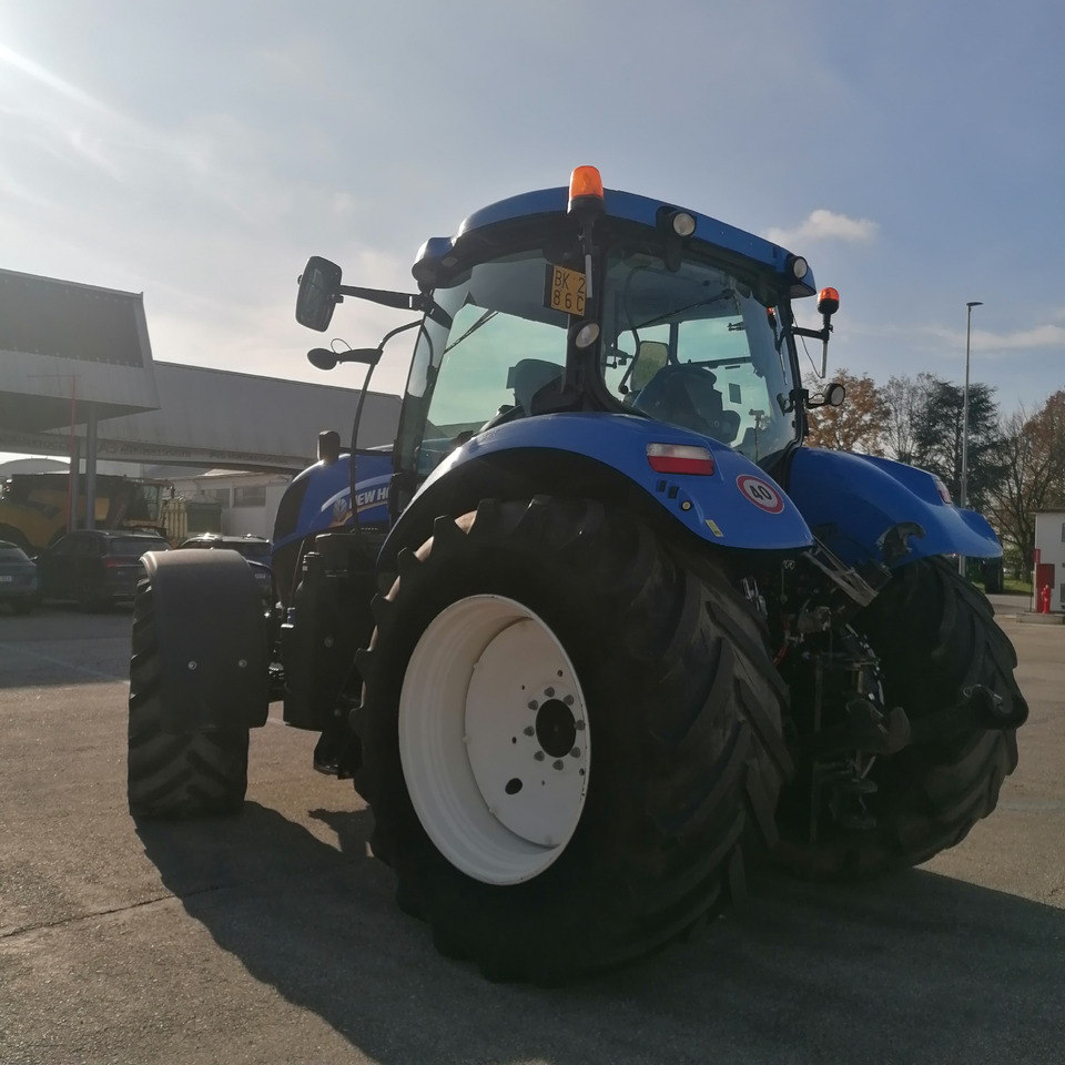 NEW HOLLAND T7 210 - Трактор: фото 1 NEW HOLLAND T7 210 - Трактор: фото 1