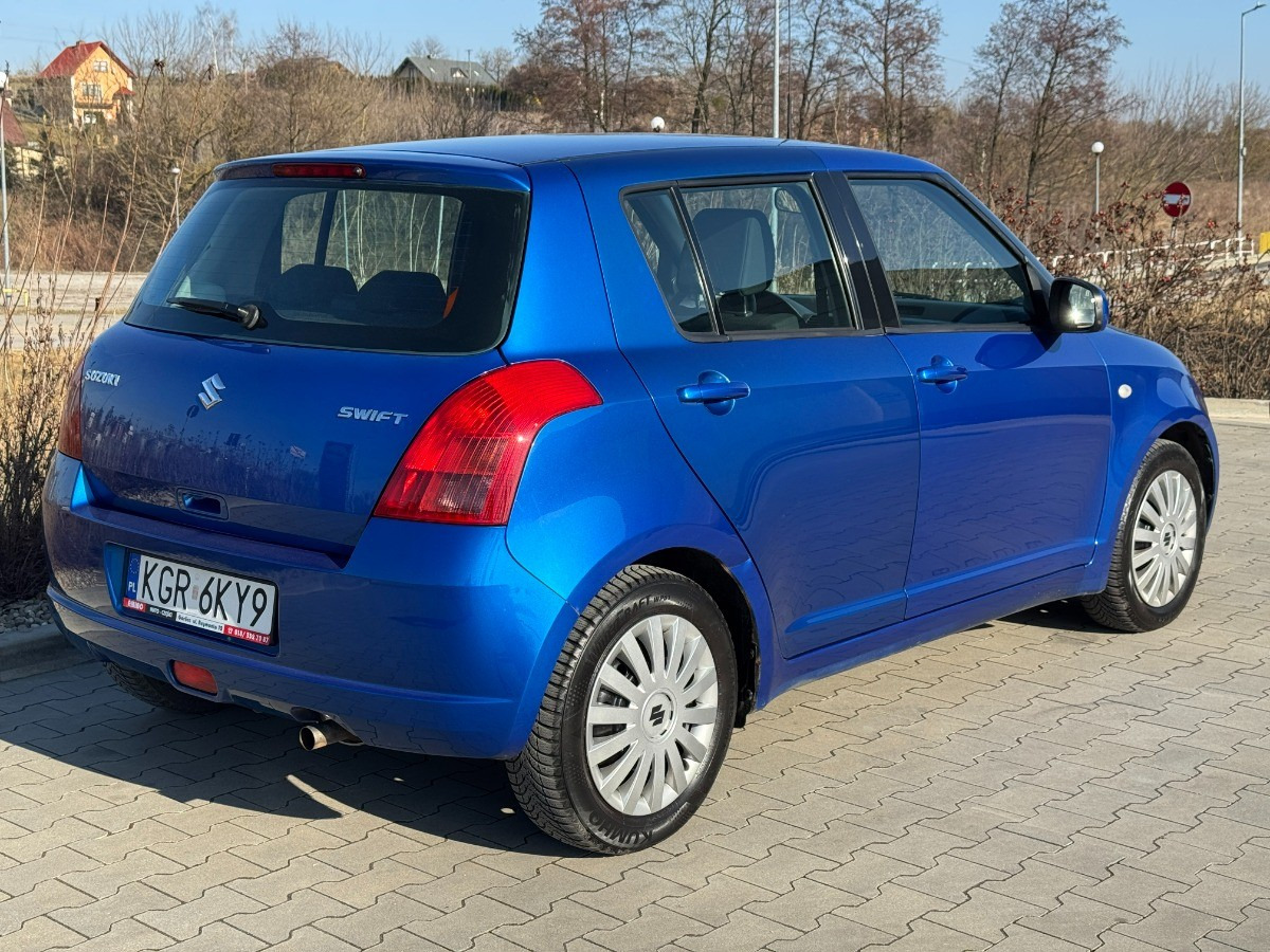 Suzuki Swift 1.3 benzyna 90km Klimatyzacja 136tys przebieg Auto prywatne zadbane - Легковой автомобиль: фото 5 Suzuki Swift 1.3 benzyna 90km Klimatyzacja 136tys przebieg Auto prywatne zadbane - Легковой автомобиль: фото 5