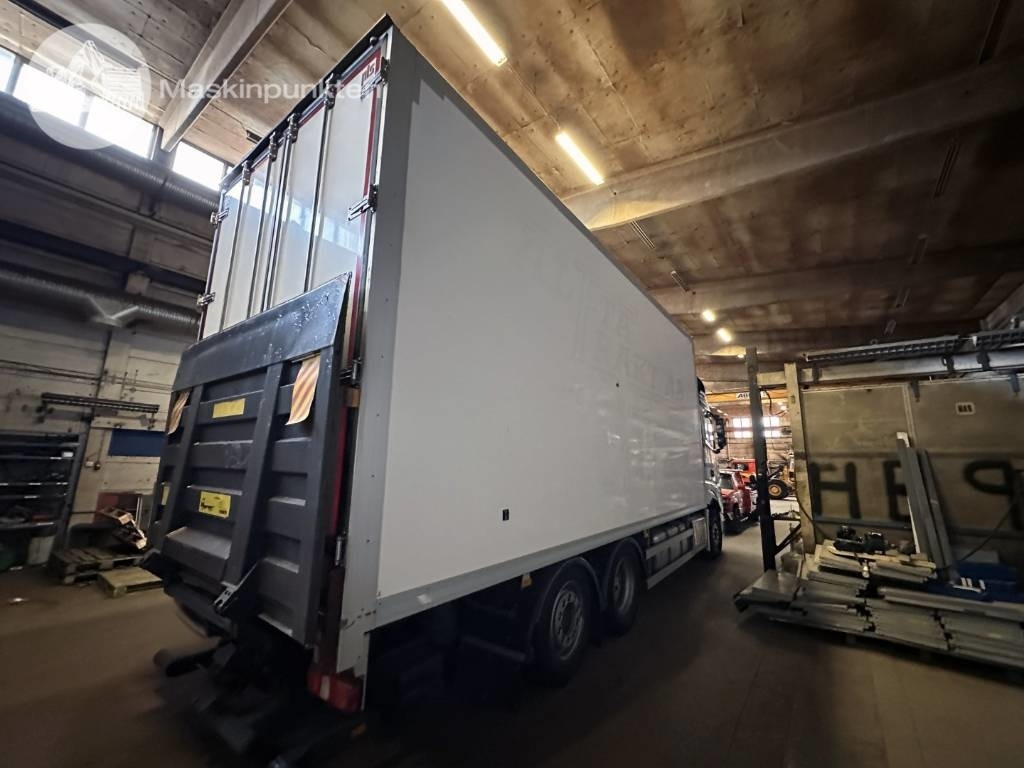 Mercedes-Benz Actros 2545 - Грузовик с закрытым кузовом: фото 3 Mercedes-Benz Actros 2545 - Грузовик с закрытым кузовом: фото 3