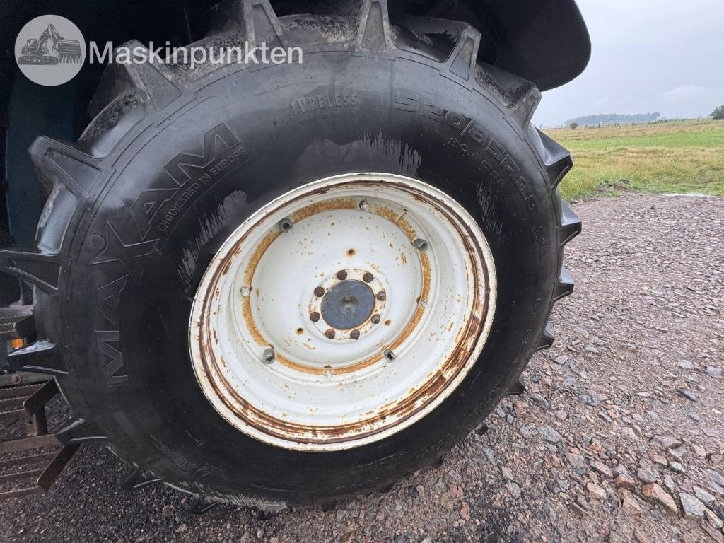 New Holland 8560 - Трактор: фото 5 New Holland 8560 - Трактор: фото 5