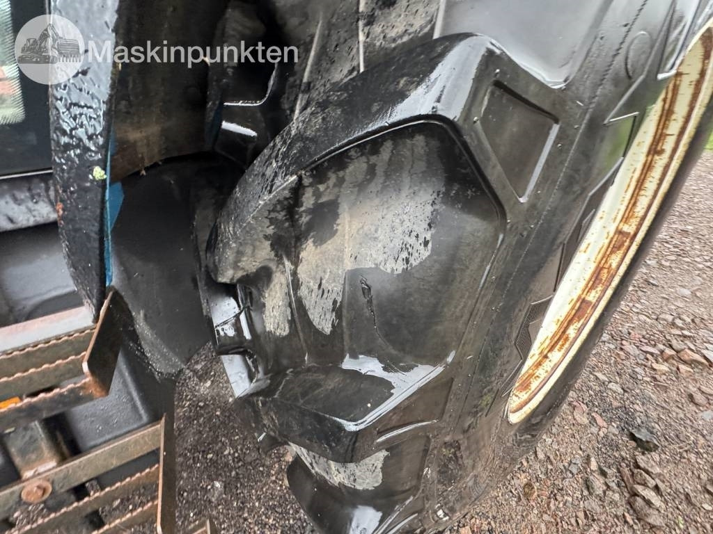 New Holland 8560 - Трактор: фото 4 New Holland 8560 - Трактор: фото 4