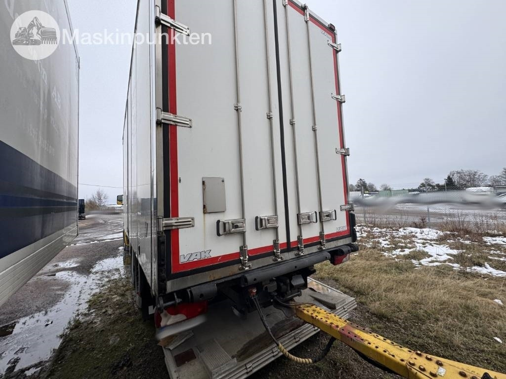 Scania R 124 - Грузовик с закрытым кузовом: фото 2 Scania R 124 - Грузовик с закрытым кузовом: фото 2