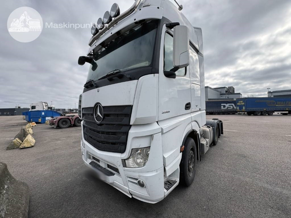 Mercedes-Benz Actros 2551 - Тягач: фото 2 Mercedes-Benz Actros 2551 - Тягач: фото 2