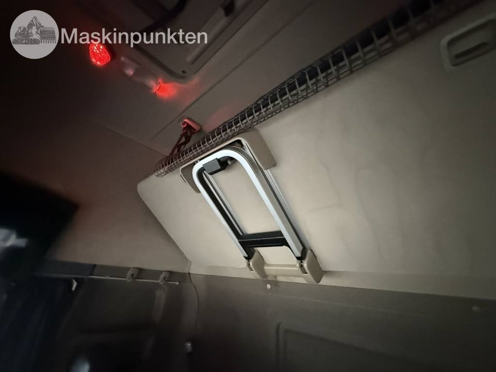 Тягач Scania R 580: фото 25