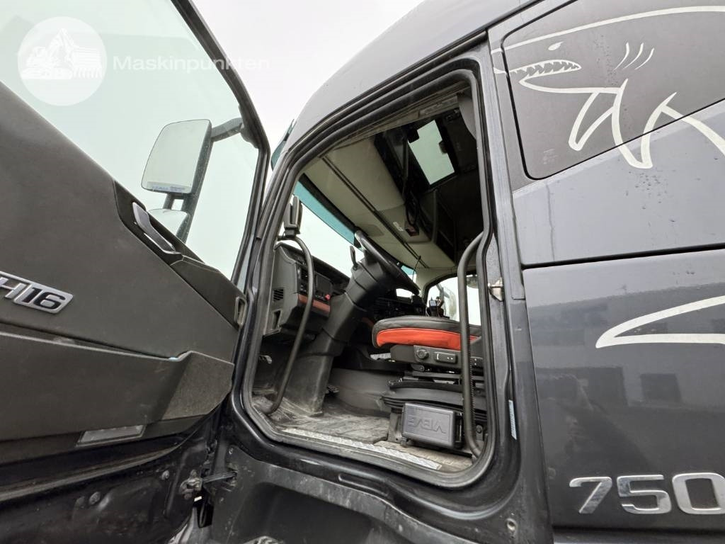 Самосвал Volvo FH 16 750: фото 30