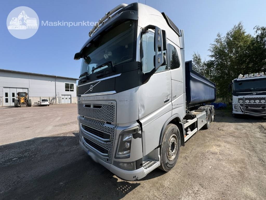 Volvo FH 16 750 - Крюковой мультилифт: фото 1 Volvo FH 16 750 - Крюковой мультилифт: фото 1